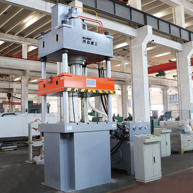 200噸拉伸液壓機(jī) 200噸拉伸液壓機(jī)