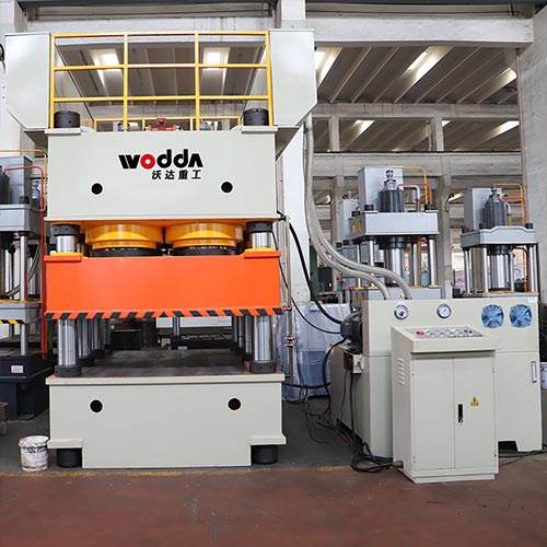 3600噸鋼木門(mén)壓花機(jī)