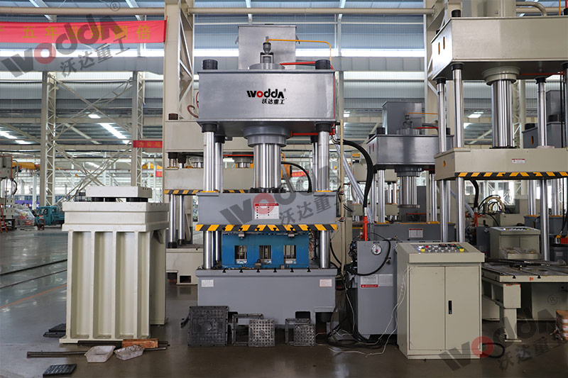 315噸樹(shù)脂井蓋成型液壓機(jī)