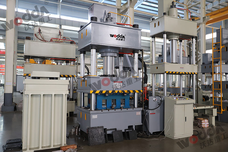 315噸樹(shù)脂井蓋成型液壓機(jī)