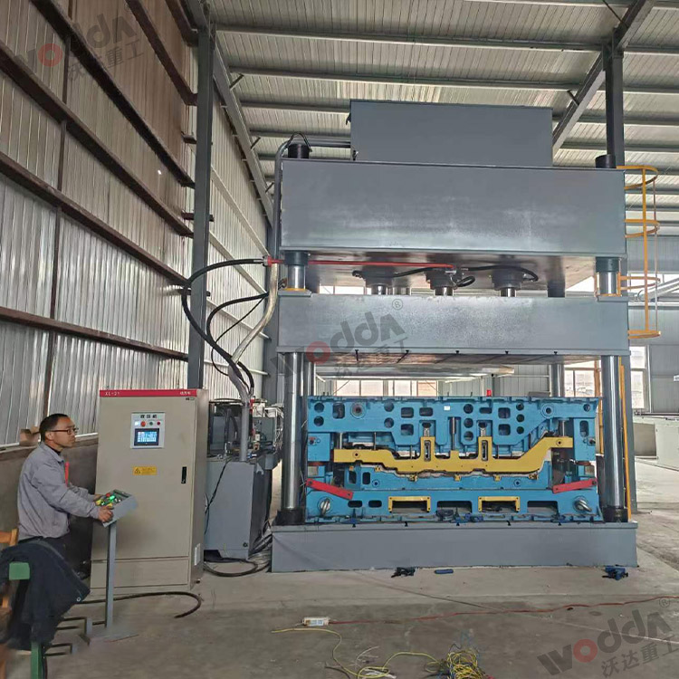 315噸汽車內(nèi)飾件液壓機(圖1).jpg 315噸汽車內(nèi)飾件液壓機(圖1).jpg