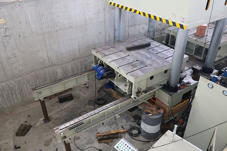 1500噸液壓機細(xì)節(jié)圖