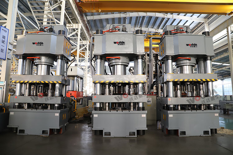 3臺(tái)800噸金屬粉末壓塊機(jī) 3臺(tái)800噸金屬粉末壓塊機(jī)