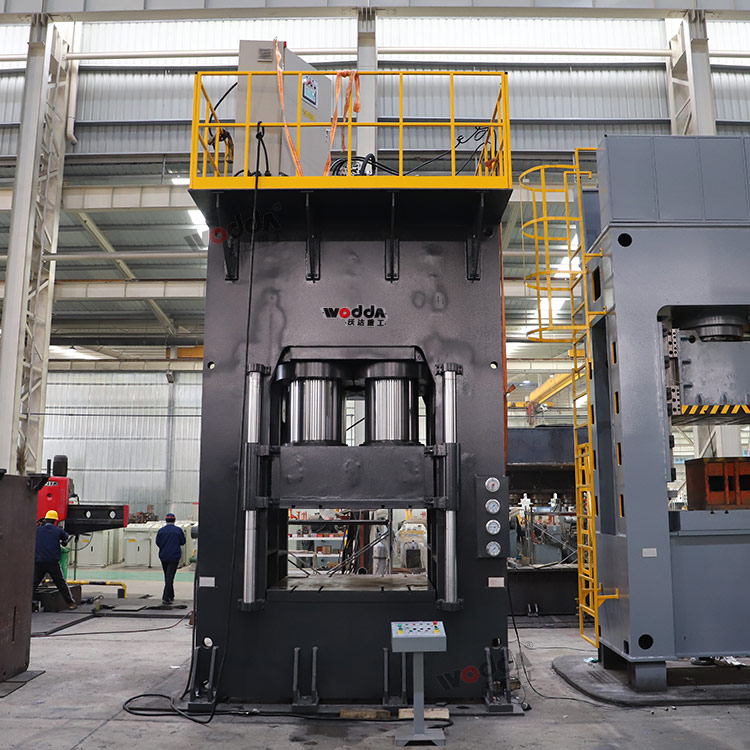 2500噸框架式木屑托盤成型液壓機 2500噸框架式木屑托盤成型液壓機