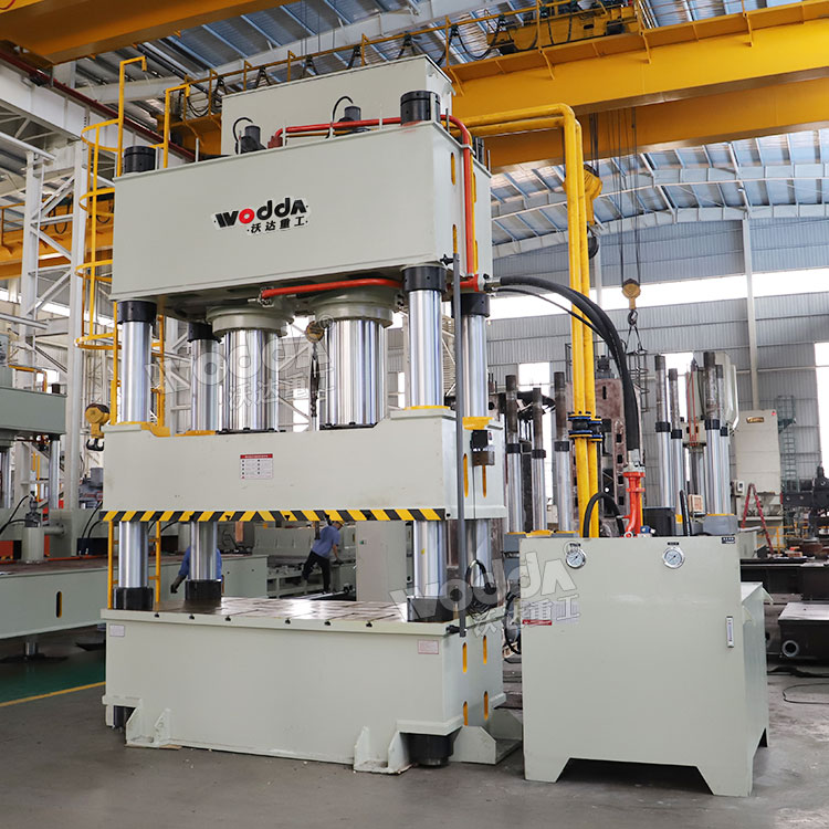 伺服1000噸四柱液壓機(jī) 伺服1000噸四柱液壓機(jī)