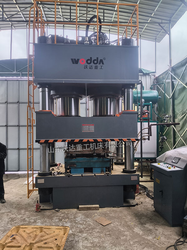 1600噸木屑托盤液壓機