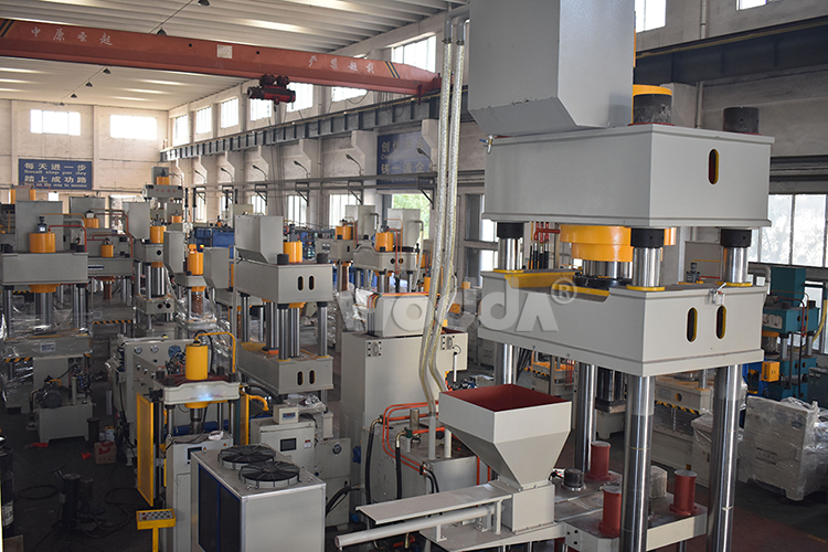 800噸四柱液壓機(jī) 800噸四柱液壓機(jī)